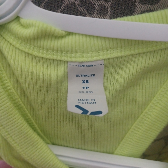 Victoria Secret neon yellow/green workout outfit in size xs - Picture 2 of 8